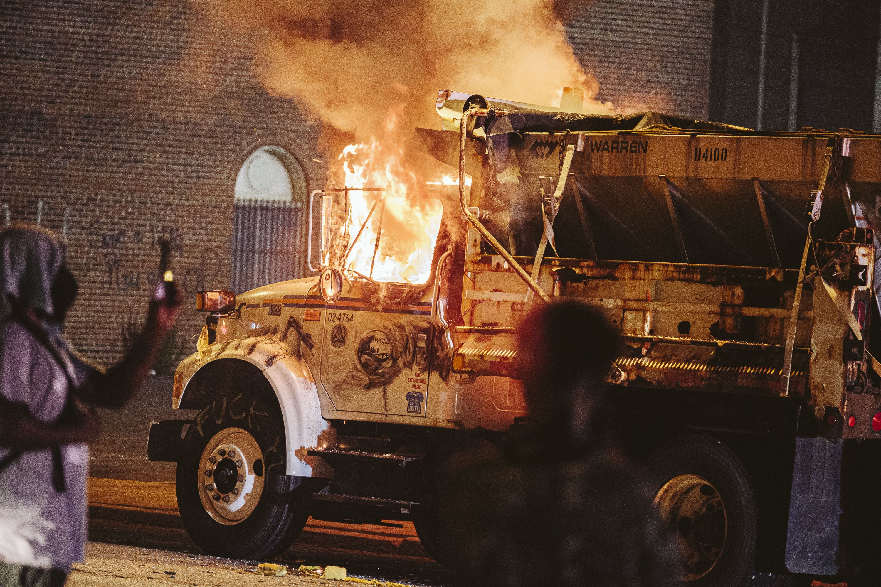 EN IMÁGENES: Noche de protestas violentas en EE. UU. con disturbios en Portland y Seattle