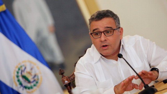 Presidencia de El Salvador señala que Mauricio Funes lavó dinero en Guatemala, pero MP dice que no tiene una investigación