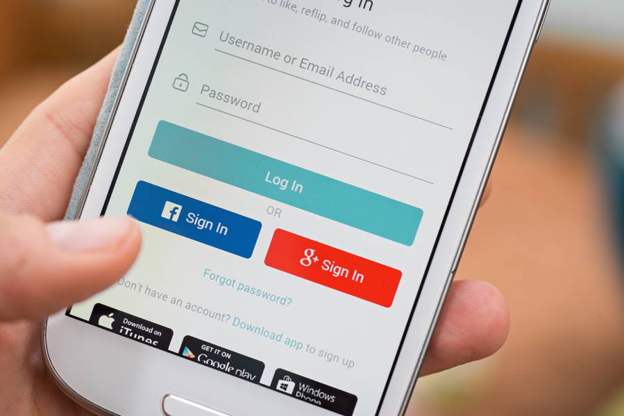 El precio que pagamos por iniciar sesión con Facebook o Google en las aplicaciones