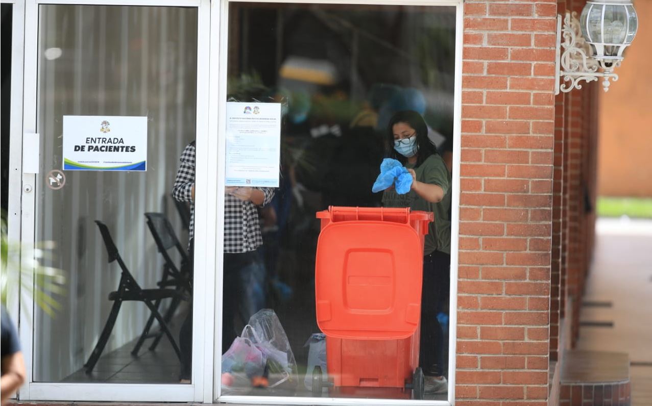 Sube cifra de contagios de coronavirus en Guatemala a 915 nuevos casos y se reporta una bebé entre los 44 fallecidos