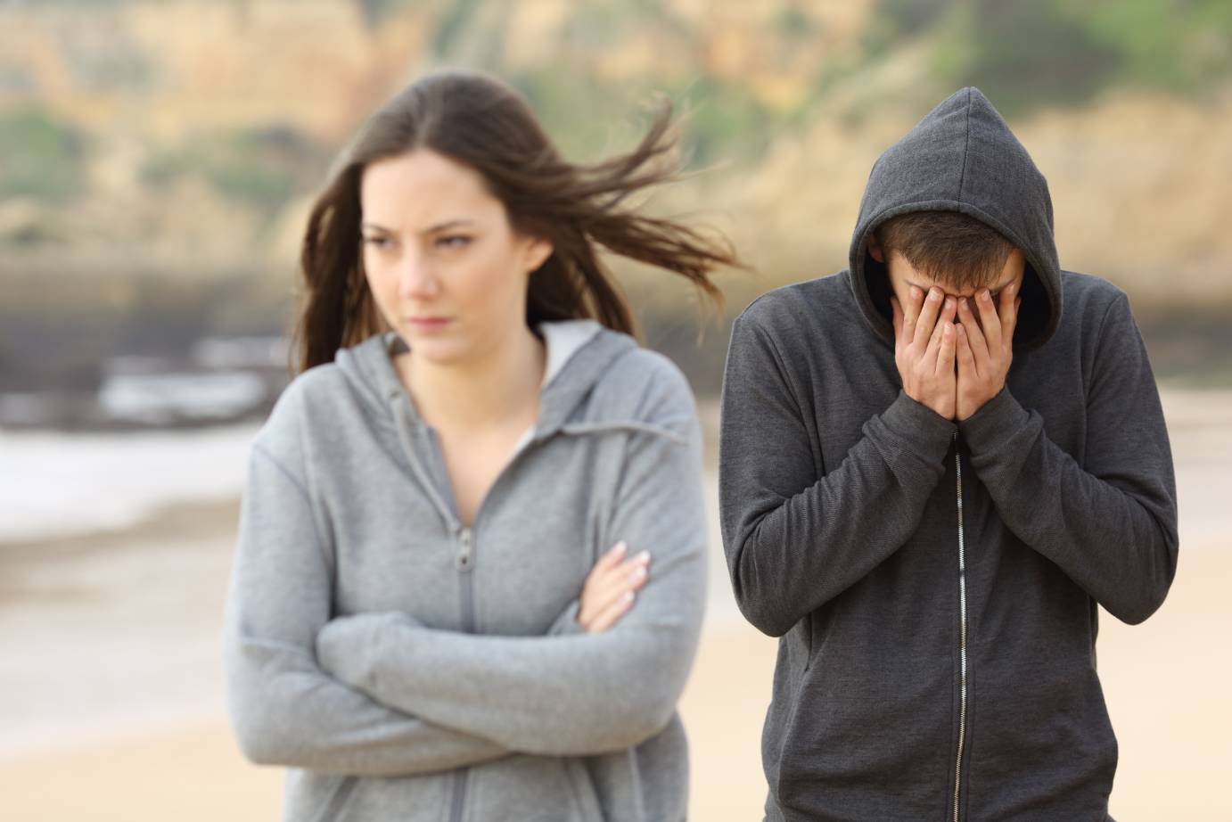 Aviso a parejas adolescentes: no confundir amor con dependencia