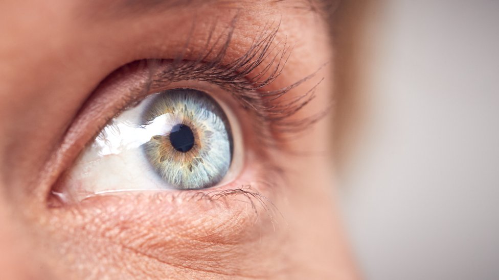 Visión ciega: qué es el extraño desorden que le permite “ver” a algunos ciegos (y qué nos dice eso sobre la conciencia)