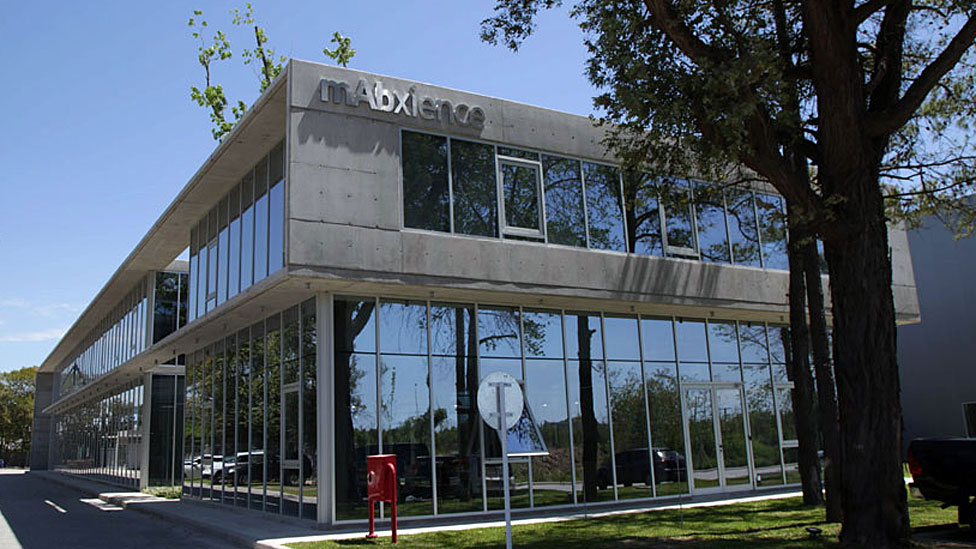 Coronavirus: cómo es el laboratorio argentino que va a producir la vacuna de la Universidad de Oxford y AstraZeneca para América Latina