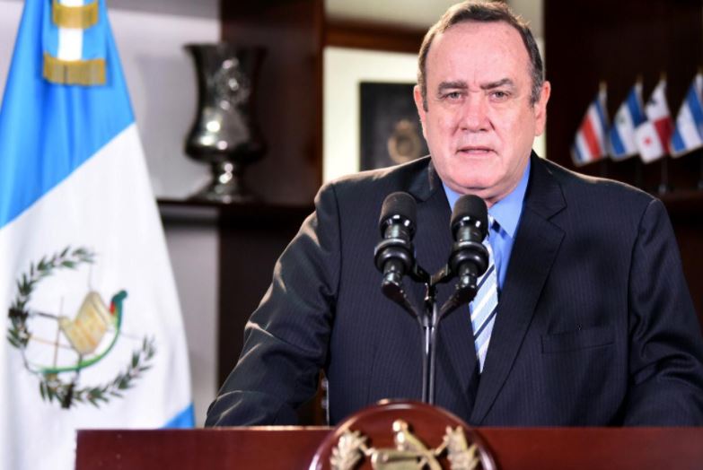 Coronavirus: Giammattei duplica duración de servicios religiosos y las disposiciones continúan igual