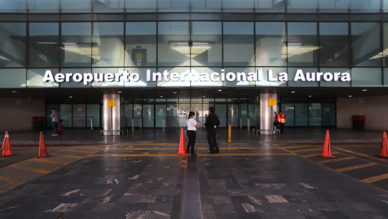 Legisladores esperan que apertura del aeropuerto La Aurora se haga con “responsabilidad”