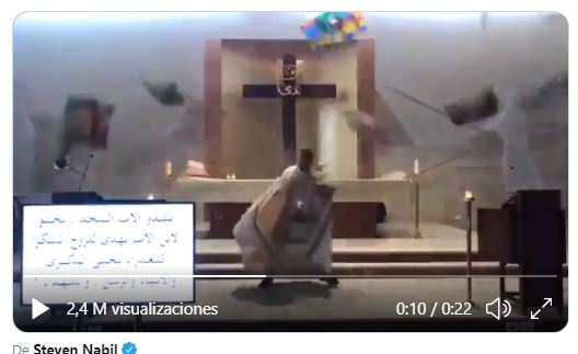 Video: momento en el que un sacerdote queda bajo los escombros de su iglesia durante la explosión en Beirut