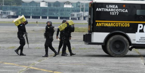 Trasladan a la capital 735 paquetes de droga decomisados en Petén y valorados en más de 9 millones de dólares