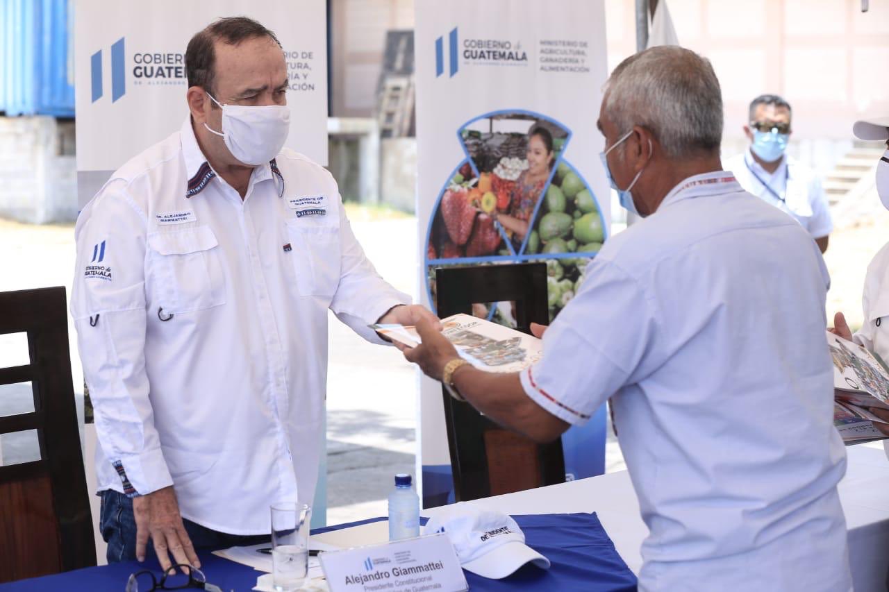 Alejandro Giammattei dice que ahora la responsabilidad de contagiarse de coronavirus es de la gente: si se quieren cuidar, se cuidan