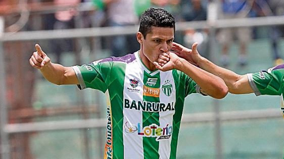 Jairo Arreola: “Todos dicen que los futbolistas tienen todo y ganan mucha plata, pero no se confundan, en Guatemala no es así”