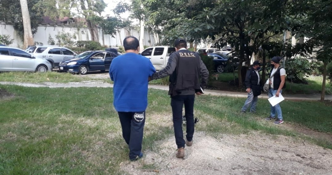 Pastor evangélico señalado por agresiones sexuales contra menores obtiene fianza de Q7 mil