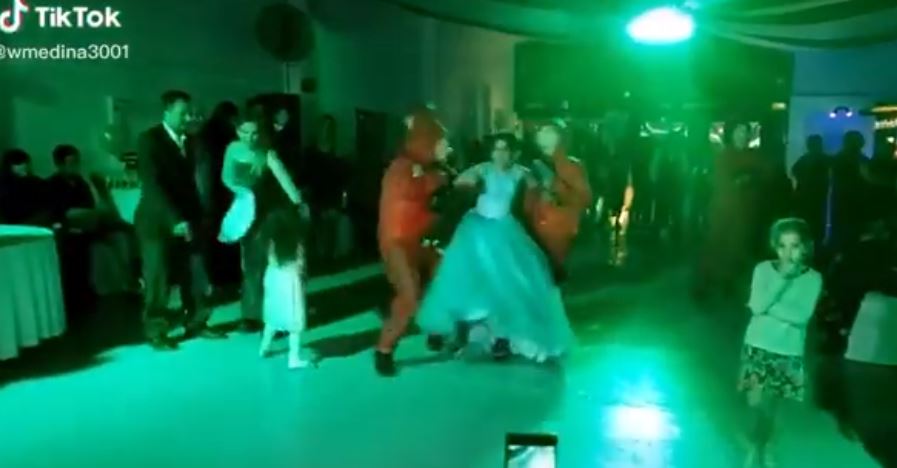 Viral: esta quinceañera es ‘raptada’ en pleno baile de su fiesta y regresa al estilo ‘Casa de Papel’