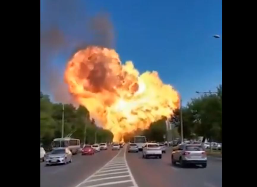 VIDEO: Impresionante explosión en una gasolinera de Rusia deja varios heridos