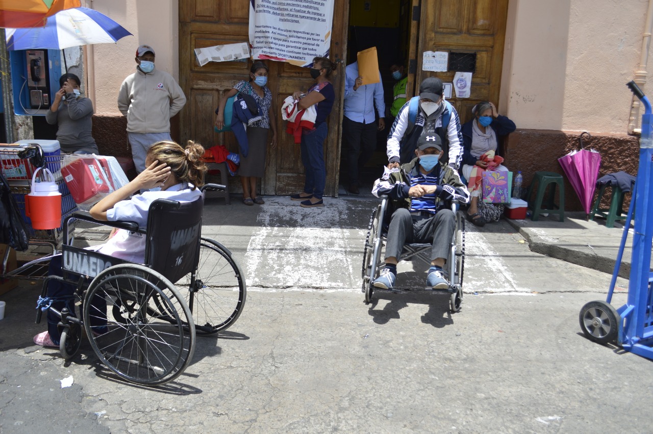 Paciente renal muere en las afueras de Unaerc