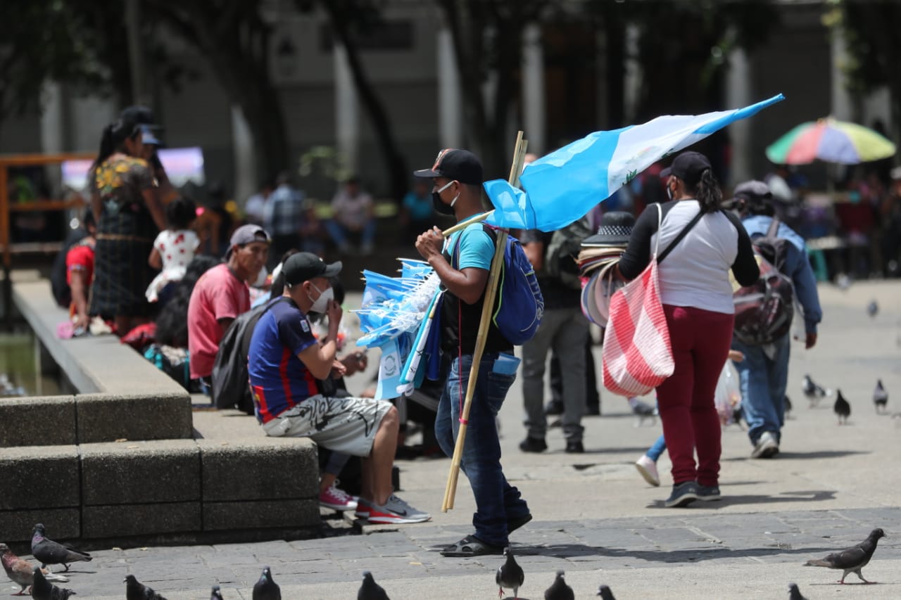 Galería: Previo al mes patrio, así se vive último fin de semana de agosto en la zona 1