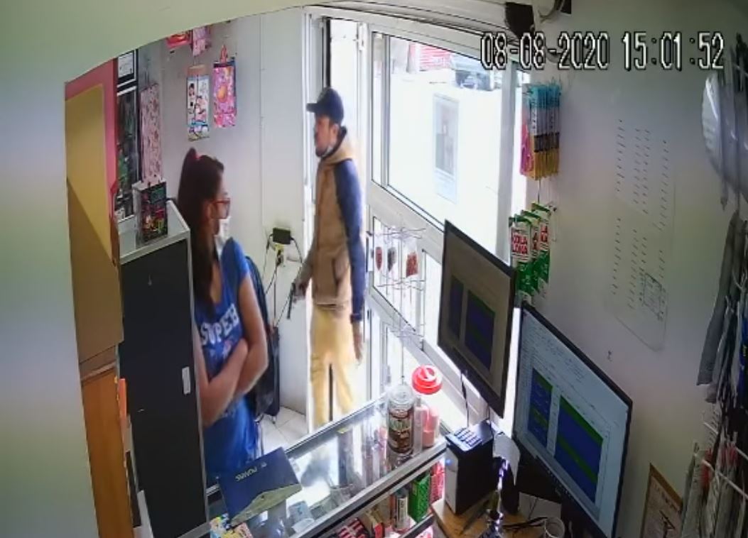 Video muestra cómo roban a los clientes de un internet en Ecatepec, México en menos de 30 segundos