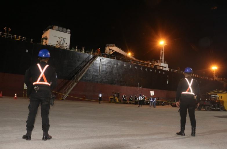 Barco que llegó a Izabal transportaba cocaína en un compartimiento bajo el agua