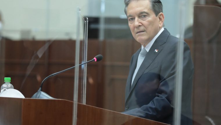 Hallan cadáveres de 10 de las 13 personas arrastradas por un río en Panamá