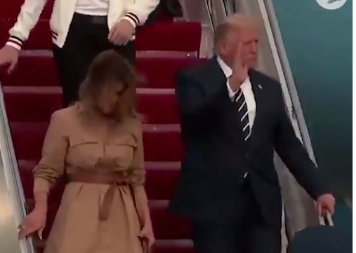 Video: Reaparece Melania con un nuevo desplante al presidente Donald Trump