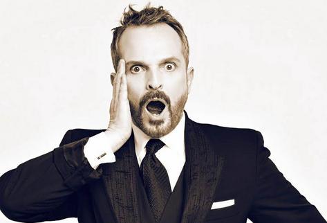 VIDEO: Miguel Bosé defiende a los negacionistas del coronavirus pero es captado con mascarilla en las calles