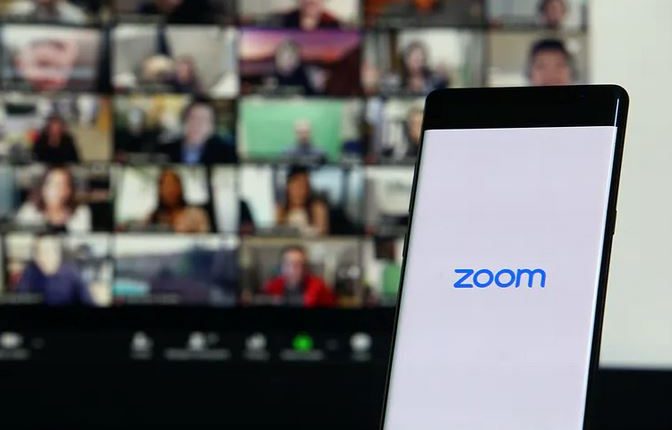 Hombre ultima a su exnovia en Florida y profesora presencia el crimen por Zoom en pantalla de alumna