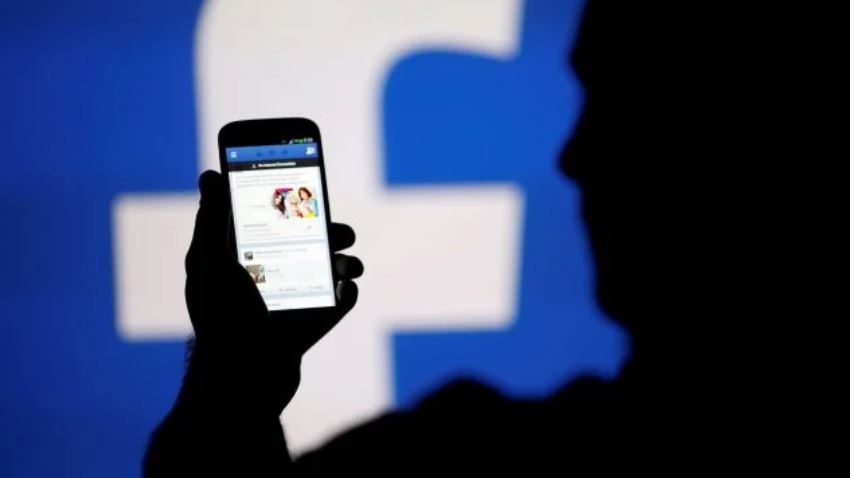 Cómo (y por qué) Facebook se prepara ante la posibilidad de una derrota de Trump