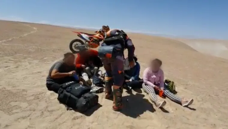 “Solo un par de horas más y no la contamos”: cómo fue el rescate de un grupo de migrantes venezolanos abandonados en el desierto de Chile