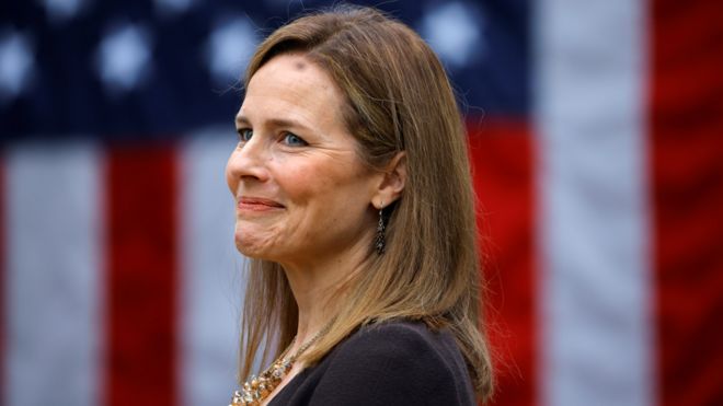 Amy Coney Barrett: quién es la jueza elegida por Trump para ocupar el puesto que dejó la fallecida Ruth Bader Ginsburg en la Corte Suprema