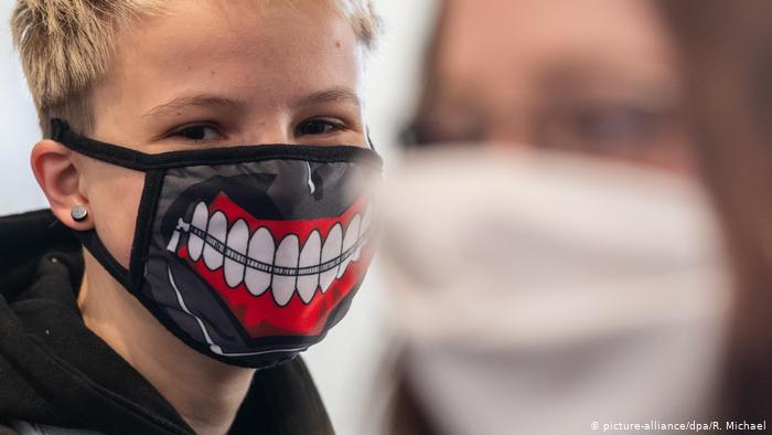 Hay mascarillas y mascarillas. ¿Cuáles protegen realmente, y a quién?