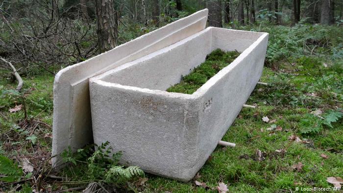 Un ataúd viviente para los muertos: féretro a base de hongos convierte cuerpos en abono