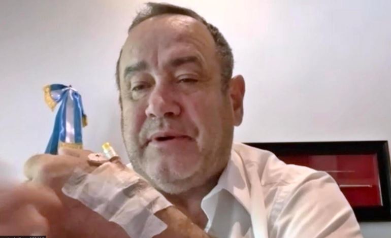 Sin aparecer públicamente, Presidencia afirma que el estado de salud de Alejandro Giammattei es estable