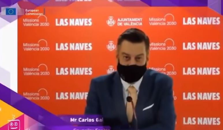 Pide disculpas el edil de Valencia que simuló hablar en inglés mientras le doblaban