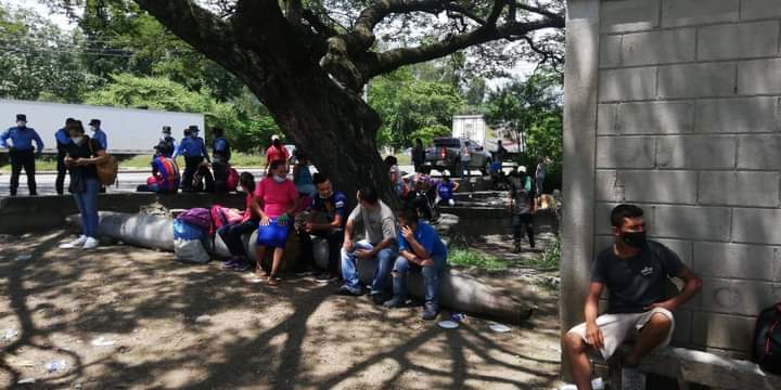 Guatemala pedirá pruebas de covid-19 a hondureños que vienen en caravana