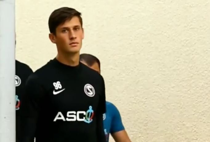 Así fue el debut del portero guatemalteco Nicholas Haguen en la Liga Premier en Azerbayán