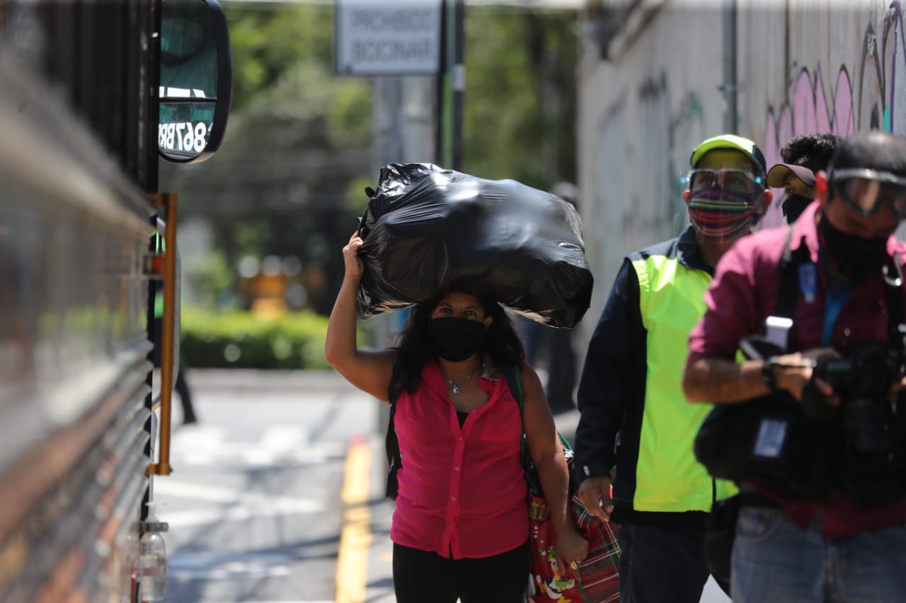 Edwin Asturias advierte llegada de segunda ola de coronavirus y pide el uso correcto de mascarillas
