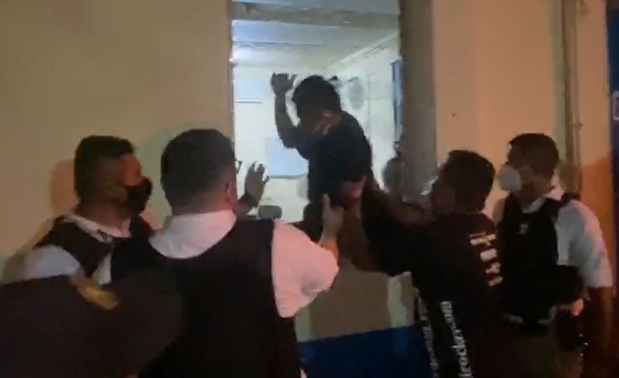 Así fue la liberación de los guardias del SP tomados como rehenes por reos de cárcel de El Infiernito