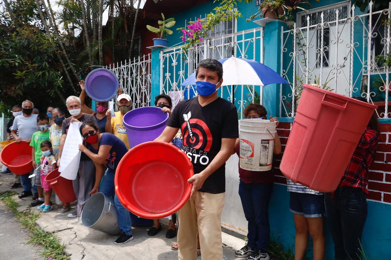 Vecino del Barrio Colombia no tienen agua desde enero