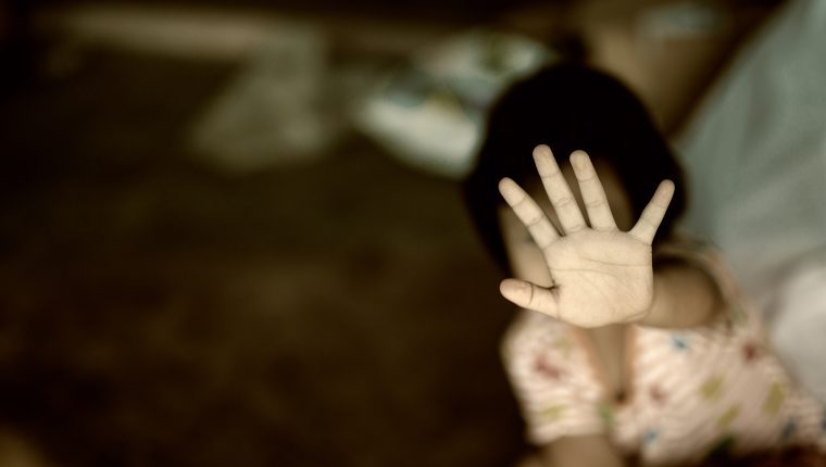 Indigna en Argentina caso de una niña violada a la que una iglesia le celebró su “baby shower” y luego le fue practicada una cesárea