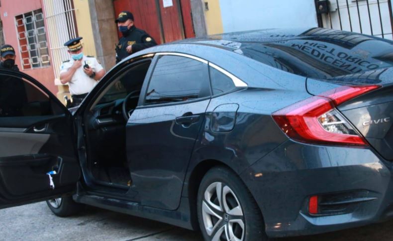 En confuso incidente presunto robacarros hirió de bala a cómplice y a propietario de vehículo en zona 1