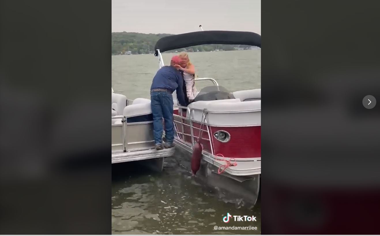 VIDEO: la propuesta de matrimonio en Tiktok que terminó como el hundimiento del Titanic
