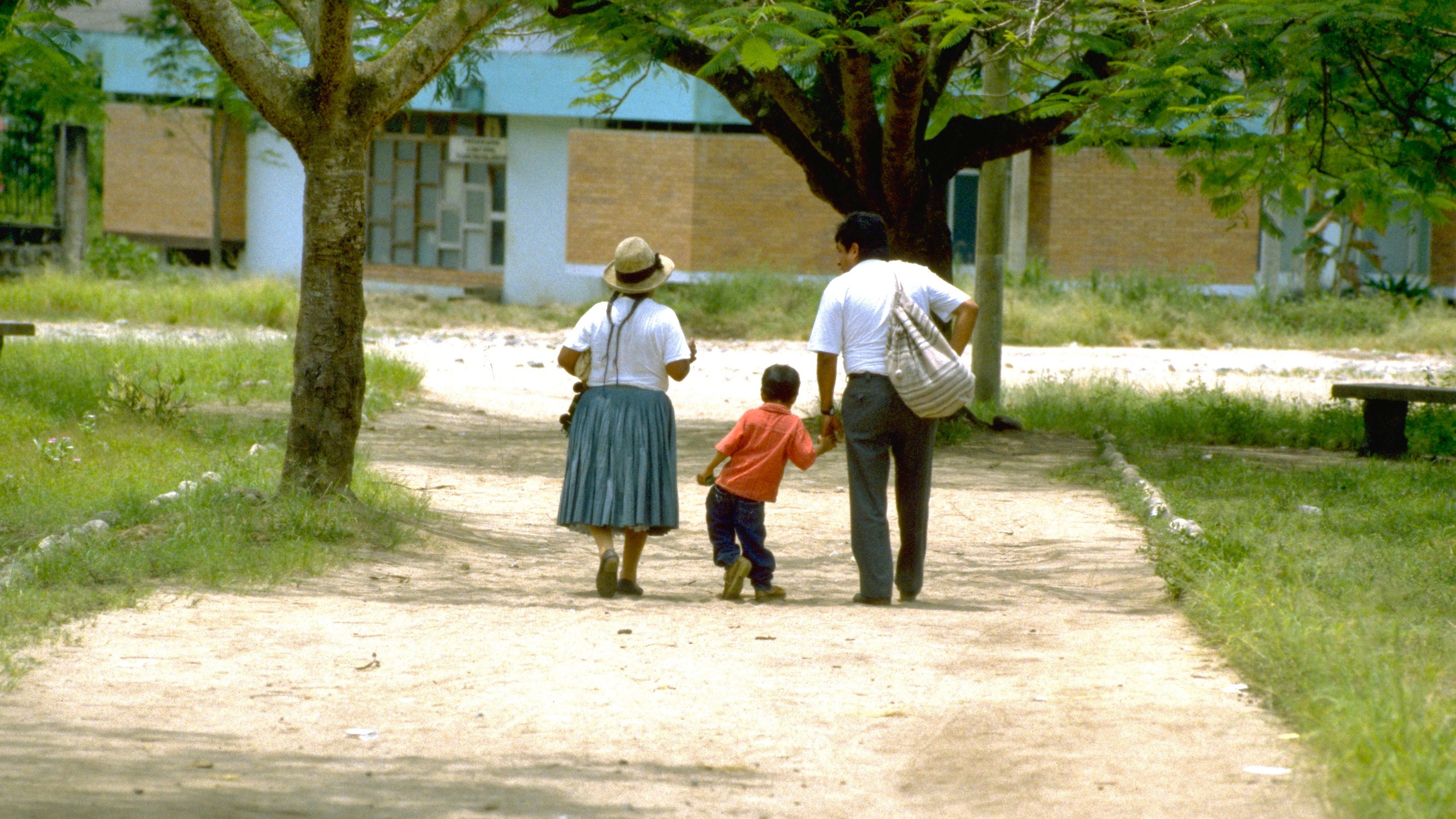 La historia detrás de la foto más famosa de la lucha para erradicar la polio en América Latina