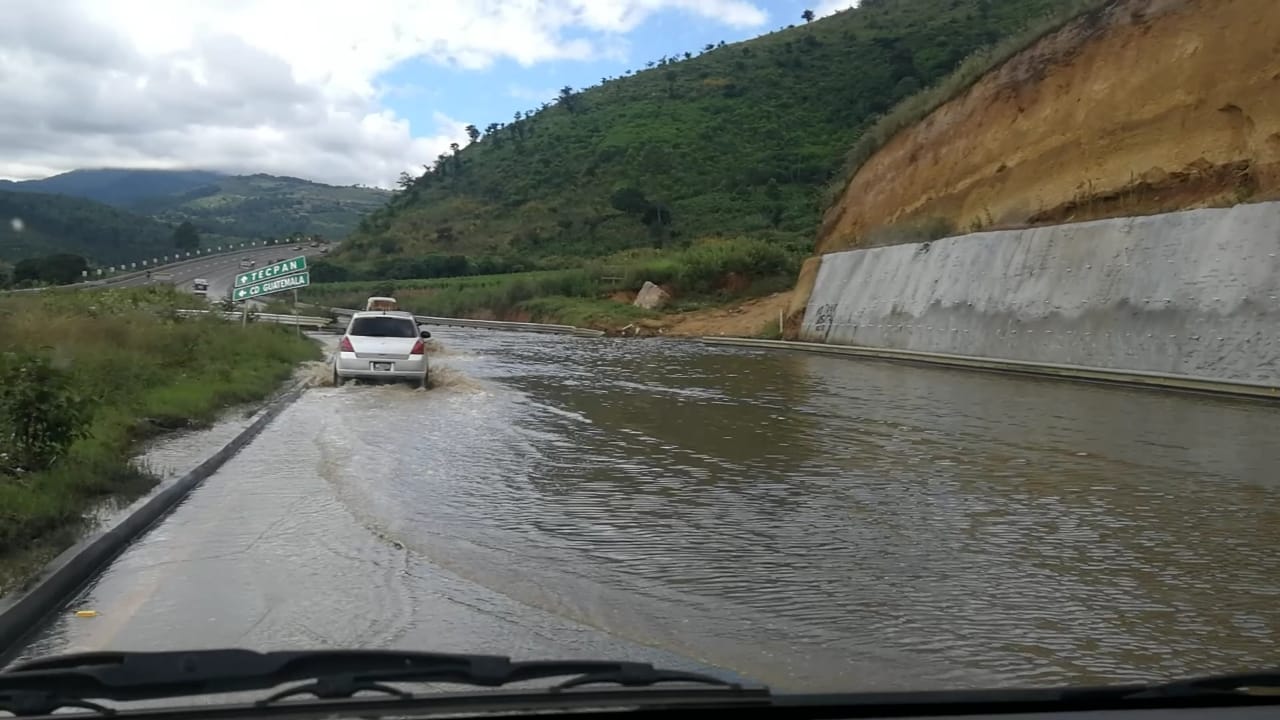 Reportan de nuevo inundaciones en el Libramiento de Chimaltenango