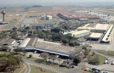 Dos muertos en operación contra el narcotráfico en aeropuerto de Brasil donde escondían droga en los aviones