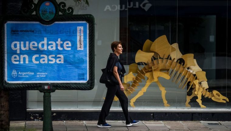 Coronavirus en Argentina: 4 motivos por los que el país llegó al millón de infectados de covid-19 a pesar de haber impuesto la cuarentena más larga del mundo