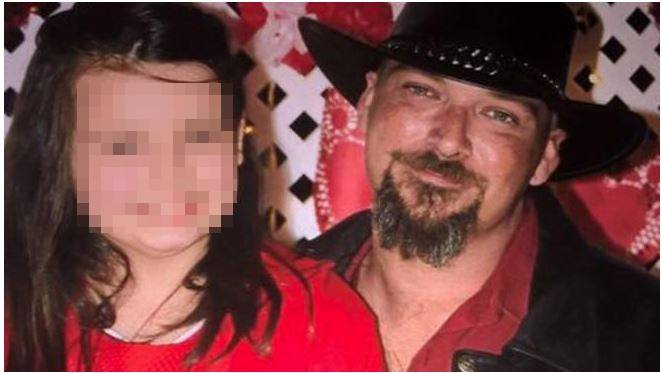 Una niña de 12 años muere infestada de piojos y ahora sus padres son acusados de asesinato y crueldad infantil