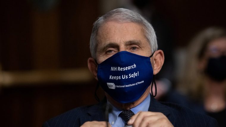 Anthony Fauci, principal experto de enfermedades infecciosas de EE. UU., asegura que anuncio de la campaña de Trump es engañoso