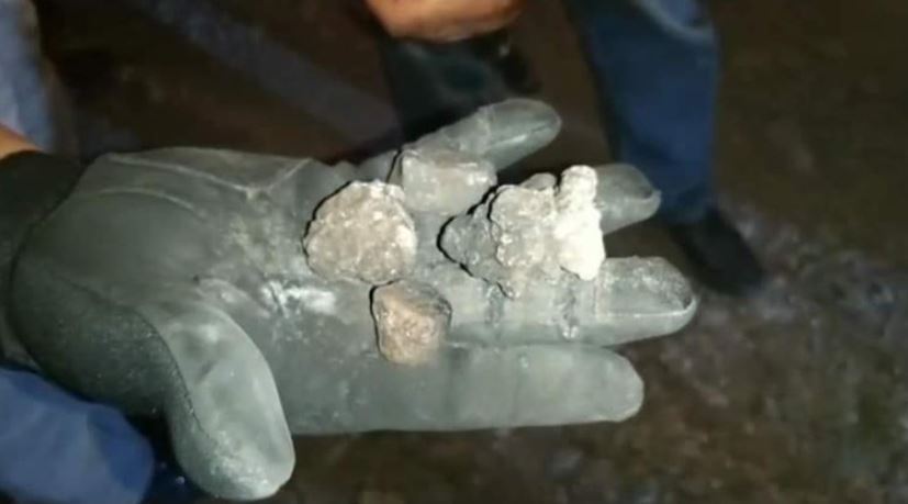“Vendo ceniza de meteorito, que no se la ganen”, pobladores venden restos del meteorito que cayó en México
