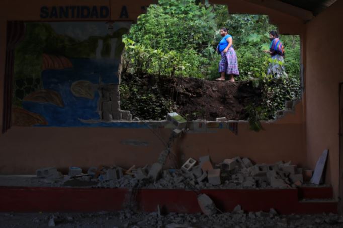En menos de 30 segundos, gigantesca piedra asola sector de San Marcos La Laguna, según testimonio del alcalde