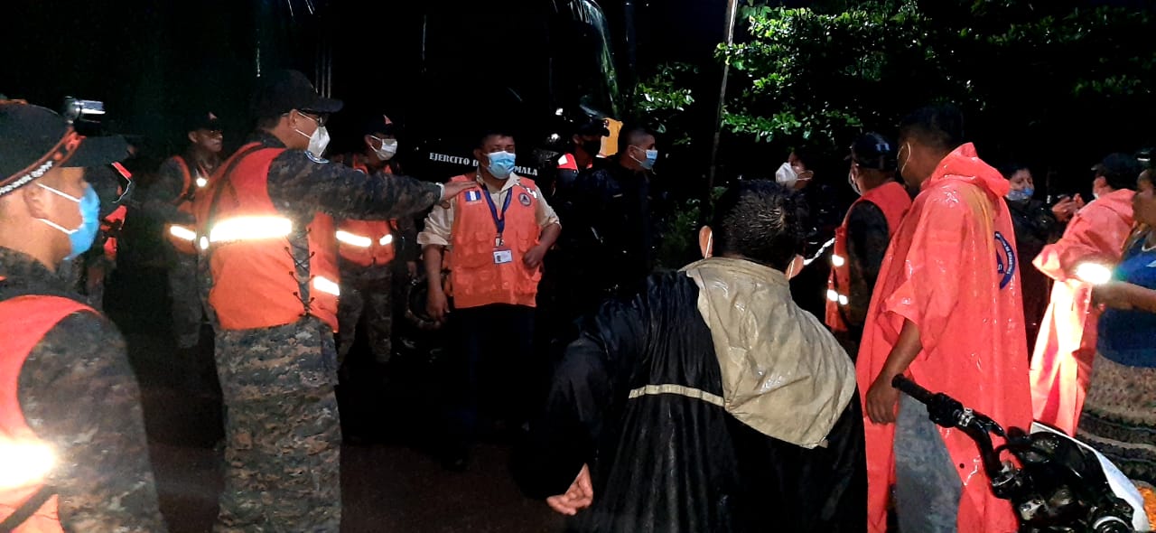 Reportan daños en viviendas y evacuaciones por desbordamiento del río Sis