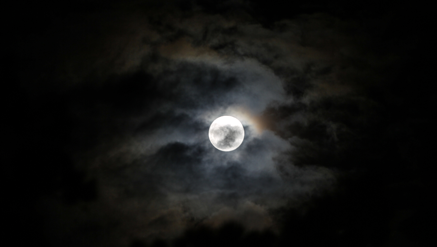 “Luna Azul 2020”, el fenómeno astronómico que se podrá ver la noche de Halloween