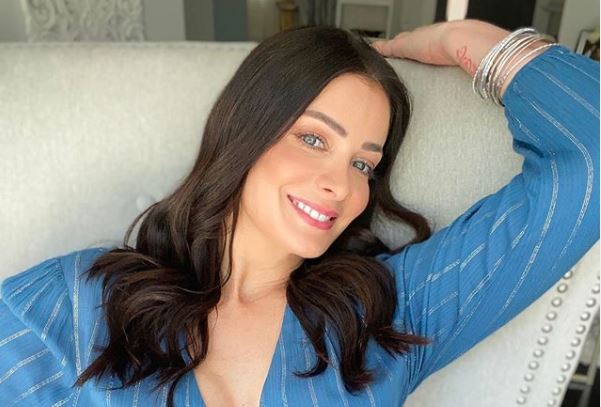 Ex Miss Universo se quita la ropa por una razón que le “salvó la vida”